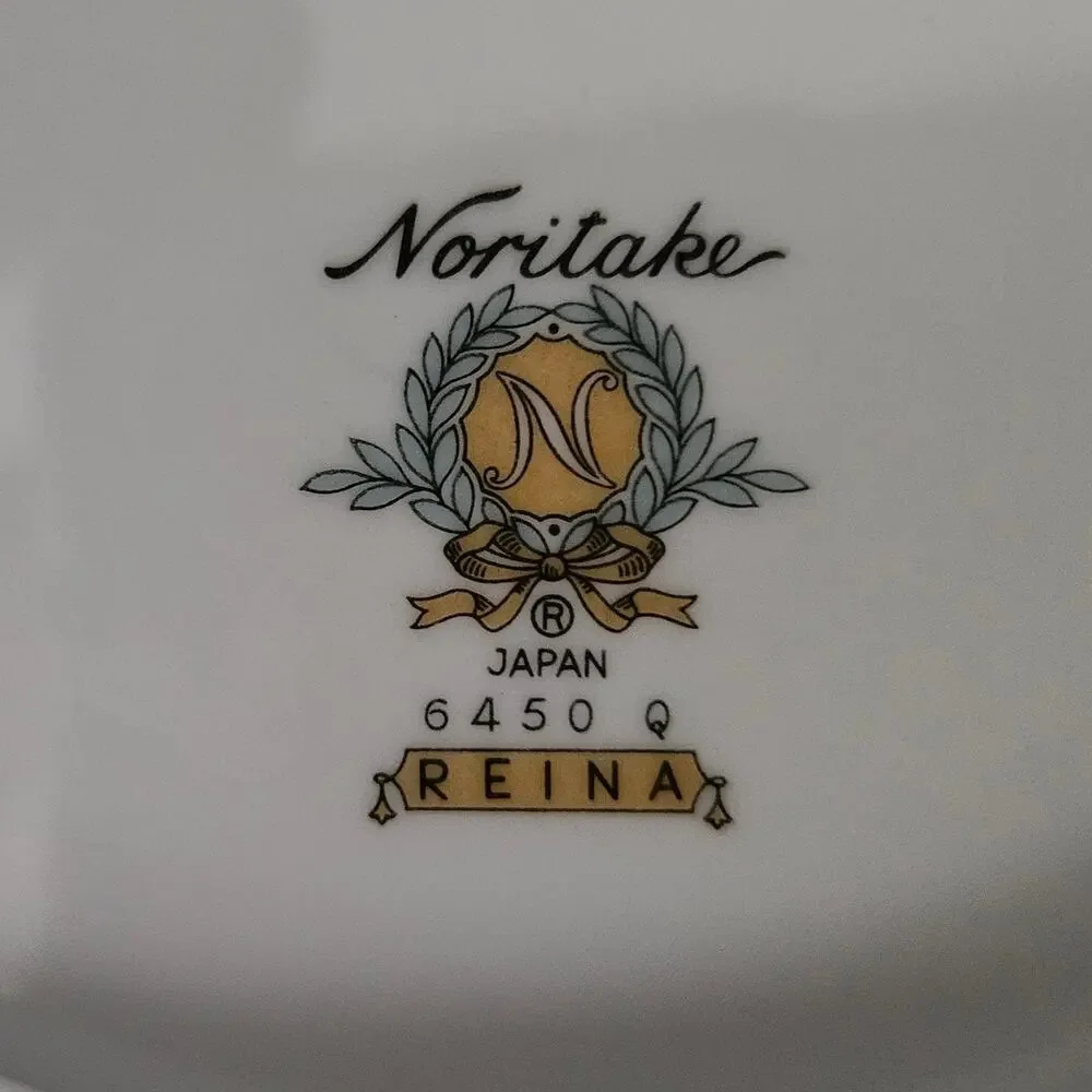 Noritake Reina 6450 Gravy Boat w Attached Underplate White Floral Platinum Trim